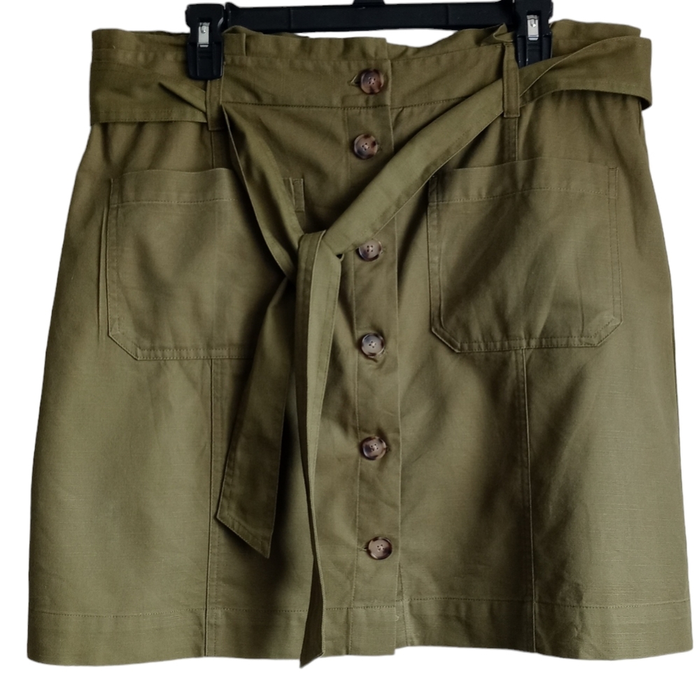 LOFT OUTLET WOMEN'S ARMY GREEN BUTTON FROM MINI SKIRT.SIZE 14.